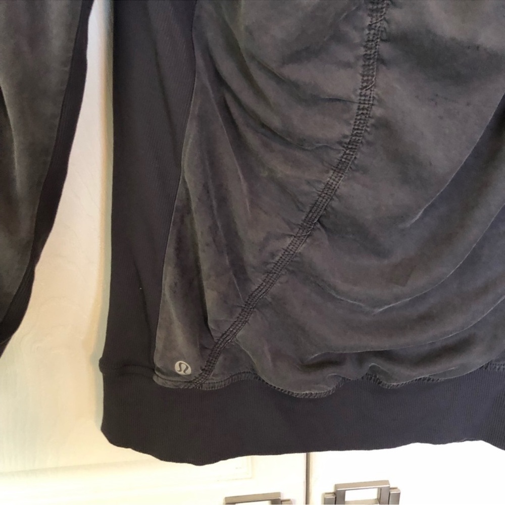 Grey Lululemon Cool Down Reversible Jacket Size 10 - image 2